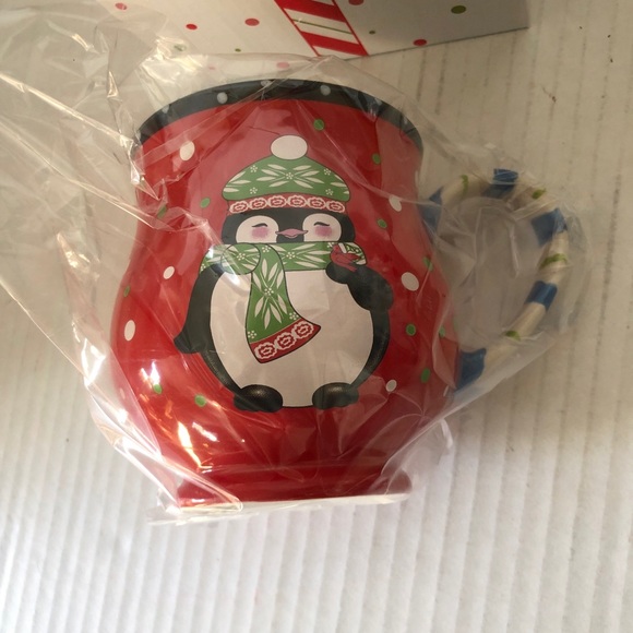 Christmas Penguin Temptations Red Mug Cup NIB - Picture 8 of 12
